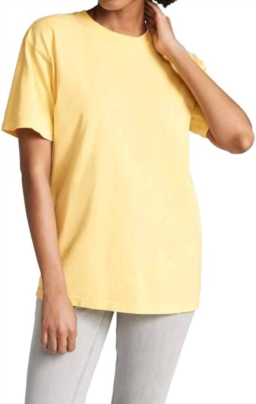 NEW COMFORT COLORS solid short sleeve tee in butter